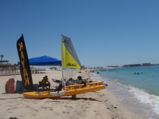 Kayaks en la playa